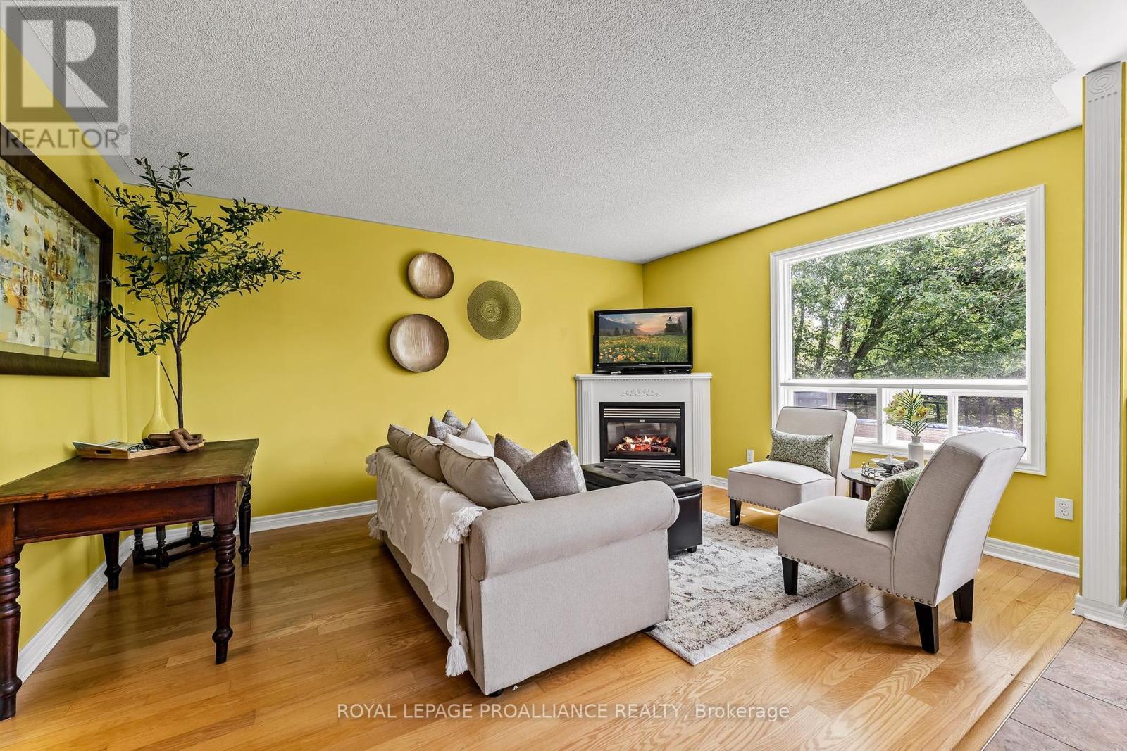 












273 PARKVIEW HILLS DRIVE

,
Cobourg,




Ontario
K9A5S3

