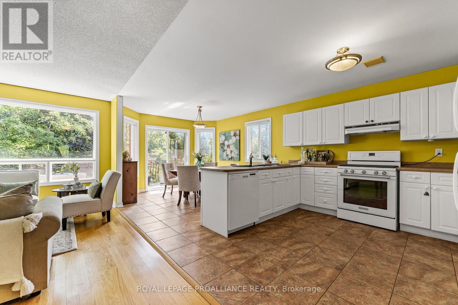 












273 PARKVIEW HILLS DRIVE

,
Cobourg,




Ontario
K9A5S3

