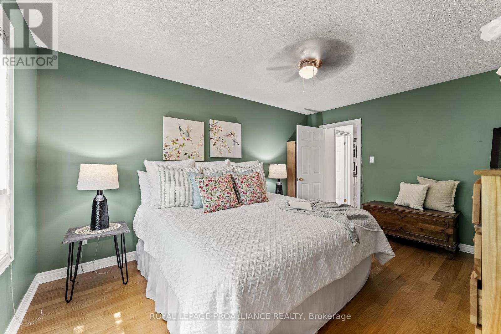 












273 PARKVIEW HILLS DRIVE

,
Cobourg,




Ontario
K9A5S3

