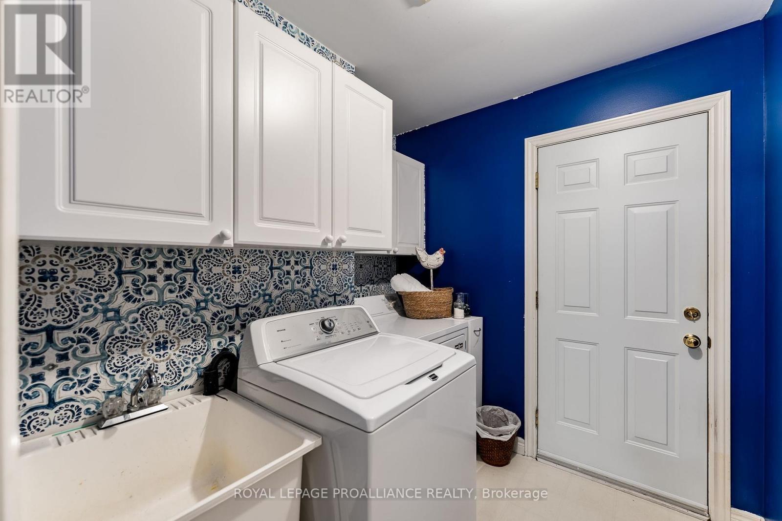 












273 PARKVIEW HILLS DRIVE

,
Cobourg,




Ontario
K9A5S3

