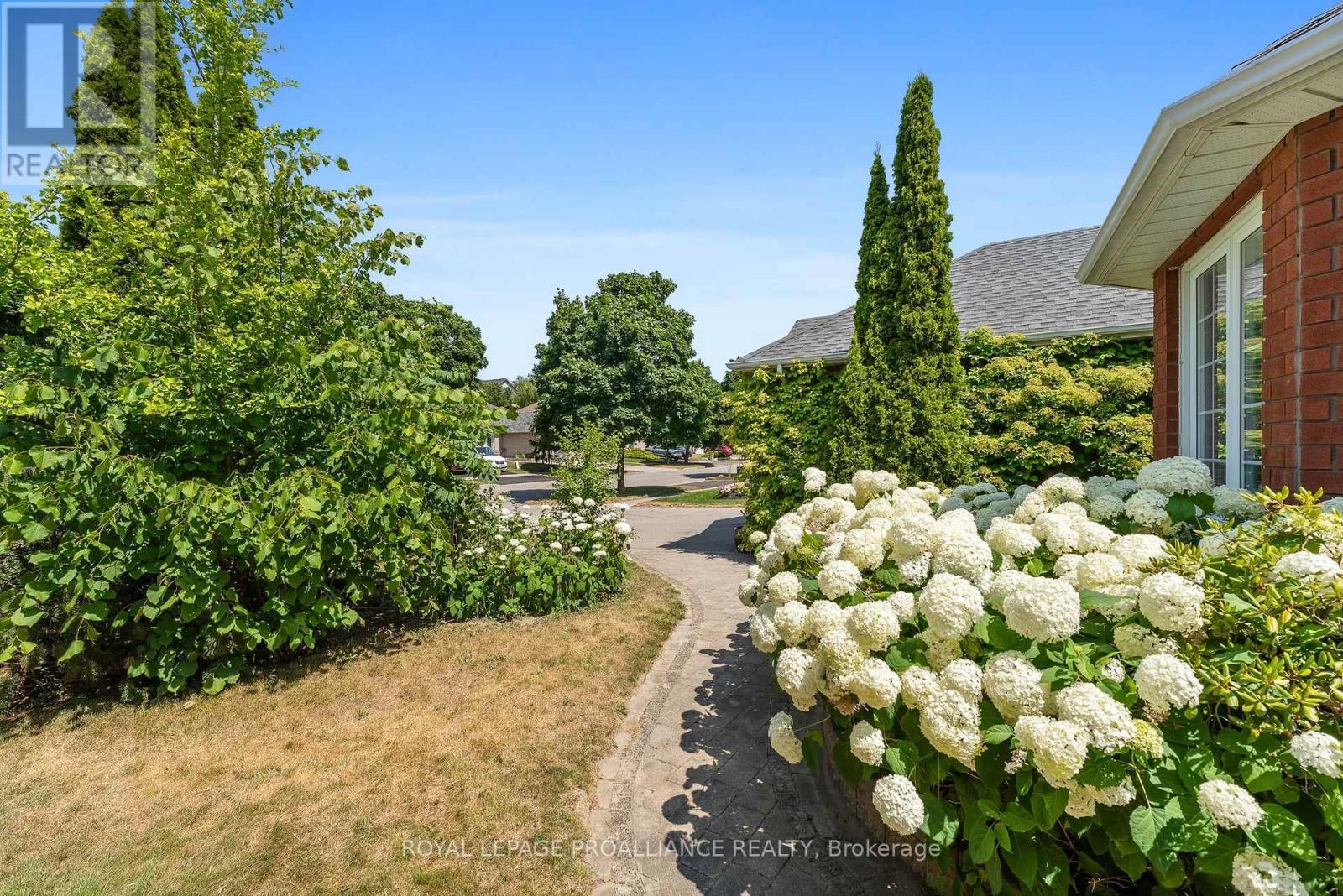 












273 PARKVIEW HILLS DRIVE

,
Cobourg,




Ontario
K9A5S3

