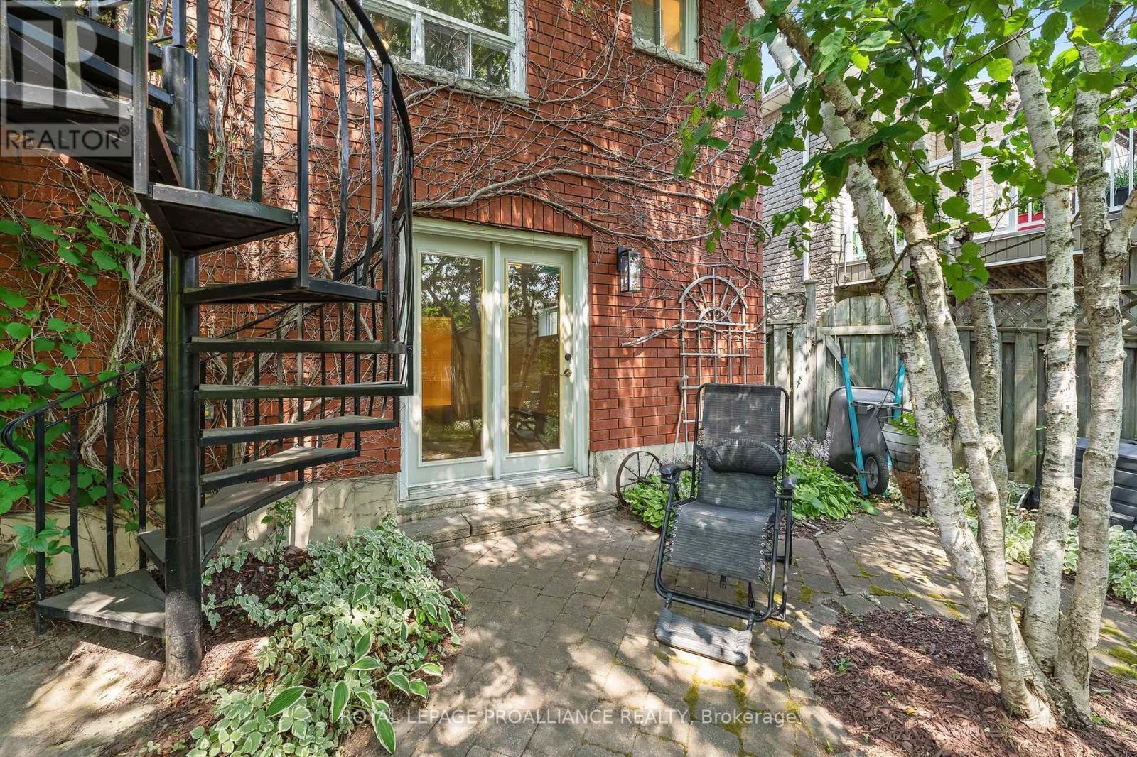 












273 PARKVIEW HILLS DRIVE

,
Cobourg,




Ontario
K9A5S3

