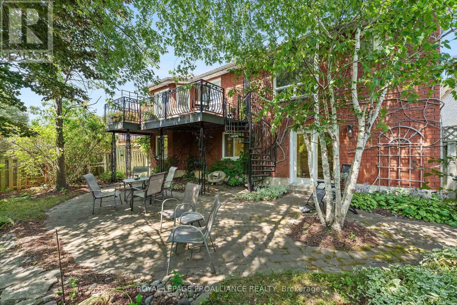 












273 PARKVIEW HILLS DRIVE

,
Cobourg,




Ontario
K9A5S3

