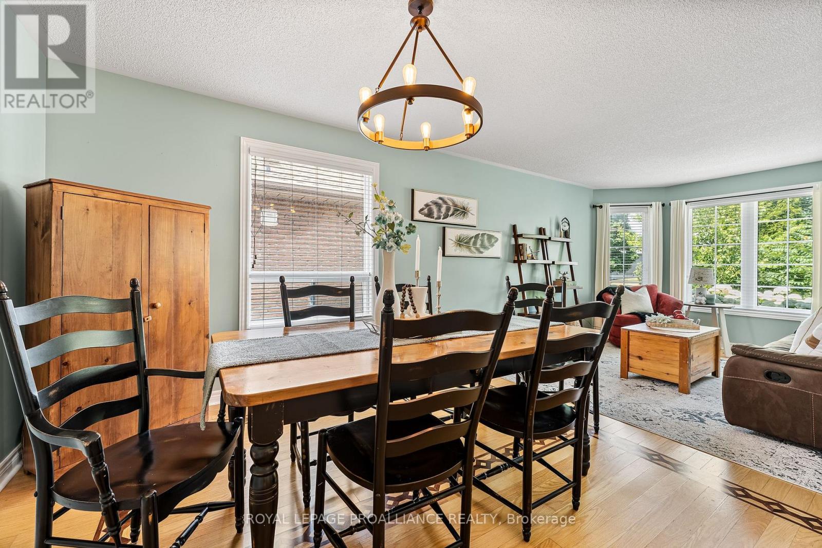 












273 PARKVIEW HILLS DRIVE

,
Cobourg,




Ontario
K9A5S3

