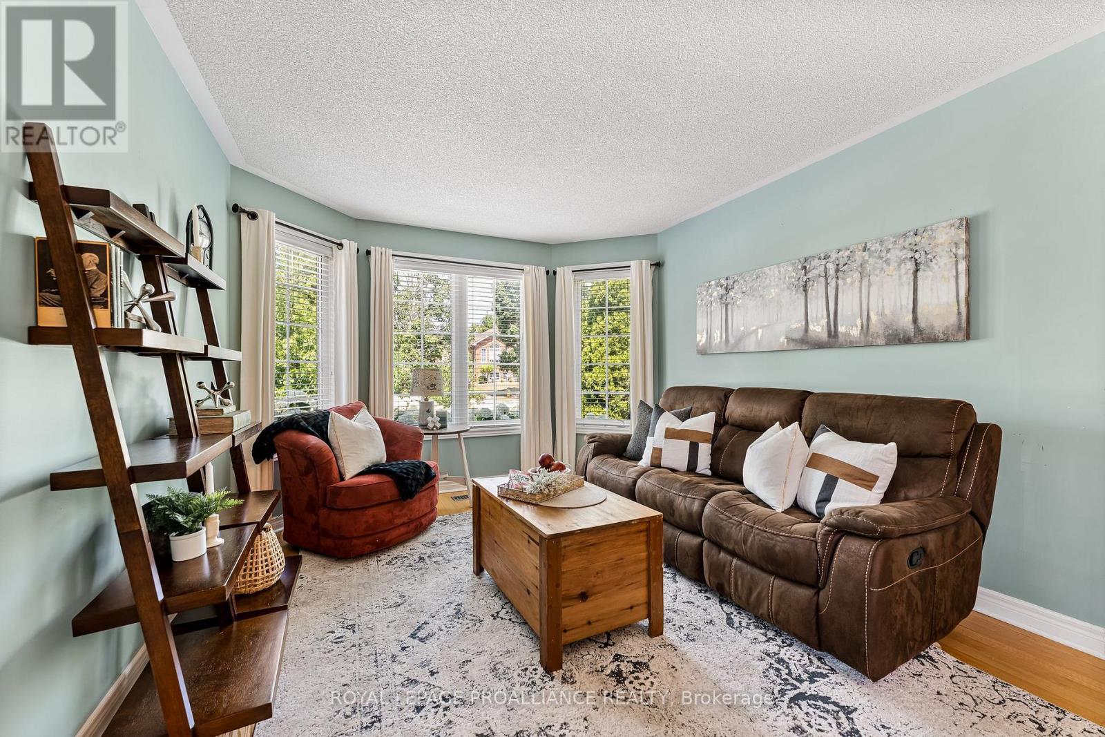












273 PARKVIEW HILLS DRIVE

,
Cobourg,




Ontario
K9A5S3

