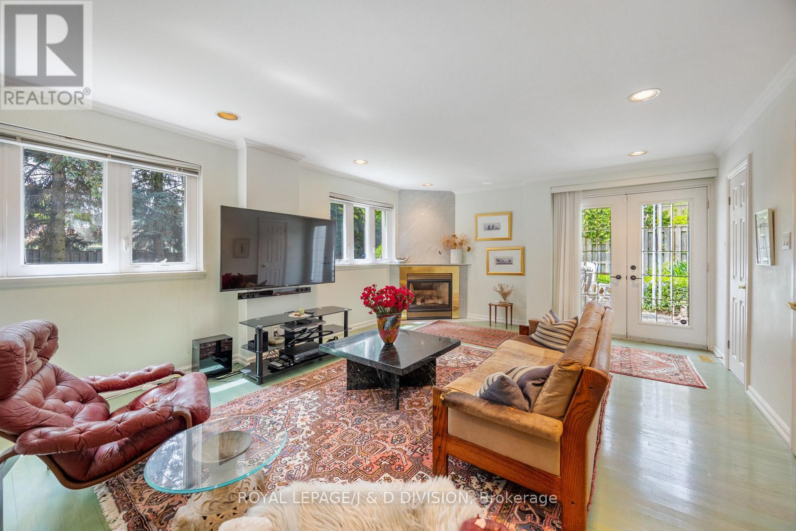 












31 GEORGE HENRY BOULEVARD

,
Toronto,




Ontario
M2J1E3

