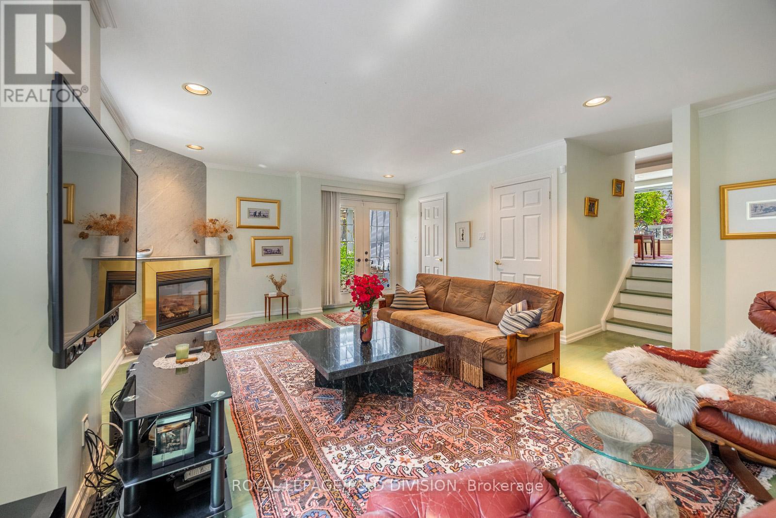 












31 GEORGE HENRY BOULEVARD

,
Toronto,




Ontario
M2J1E3

