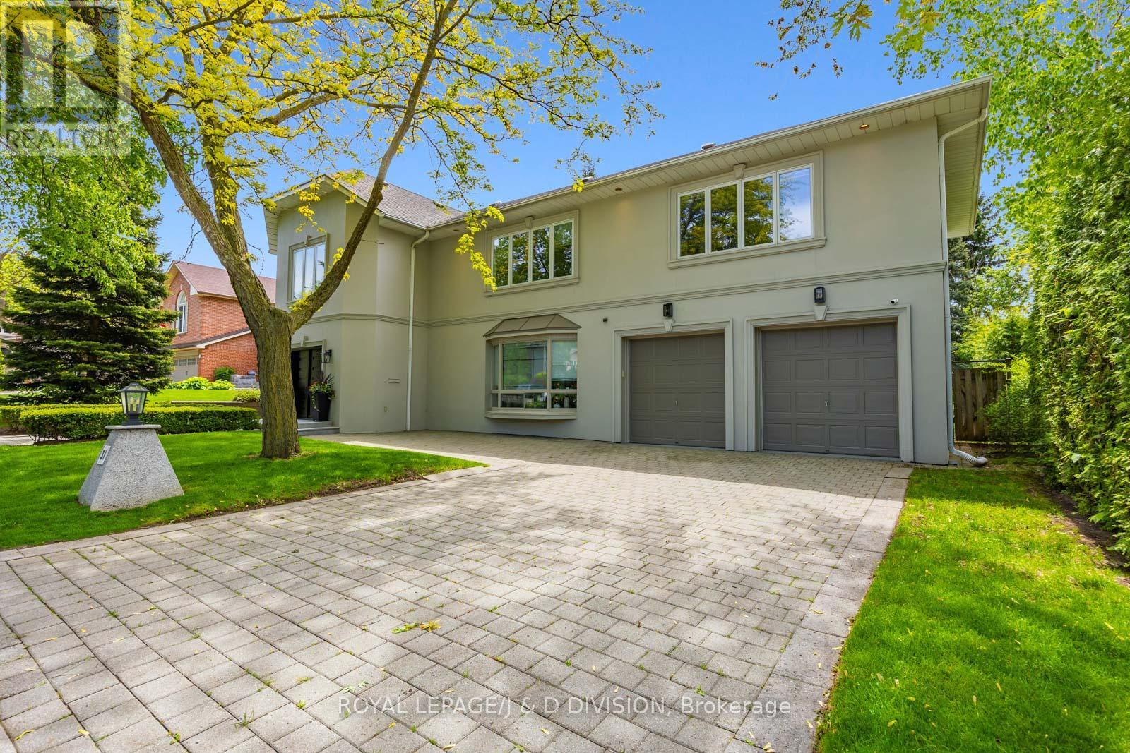 












31 GEORGE HENRY BOULEVARD

,
Toronto,




Ontario
M2J1E3

