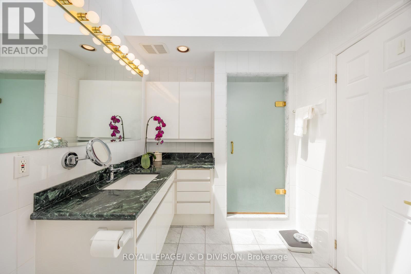 












31 GEORGE HENRY BOULEVARD

,
Toronto,




Ontario
M2J1E3

