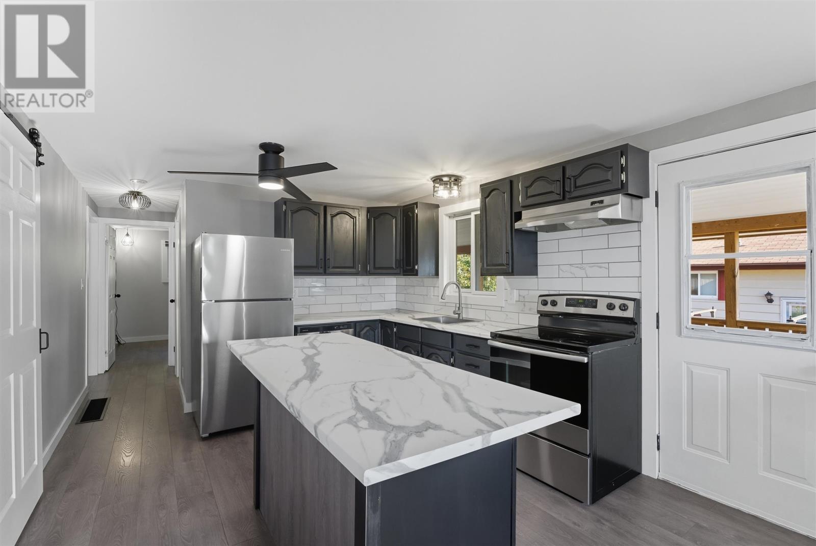 












62 Dieppe AVE

,
Elliot Lake,




Ontario
P5A1H3

