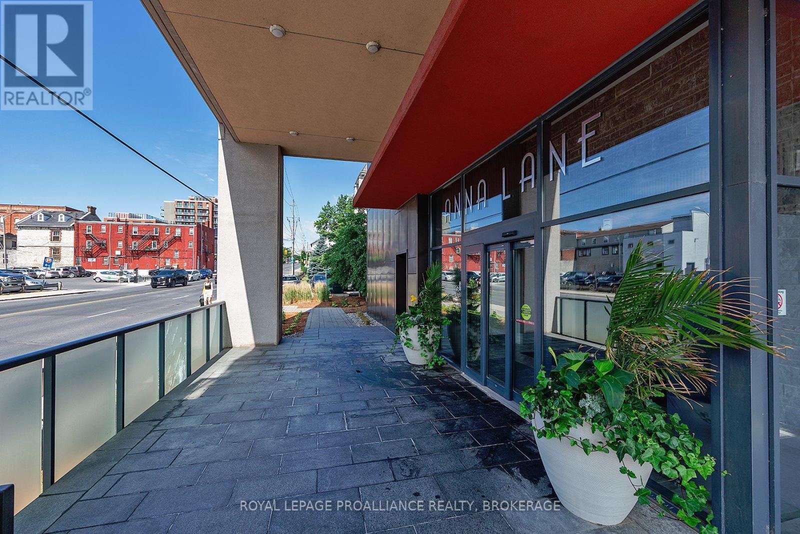 












709 - 121 QUEEN STREET

,
Kingston (East of Sir John A. Blvd),




Ontario
K7K0G6

