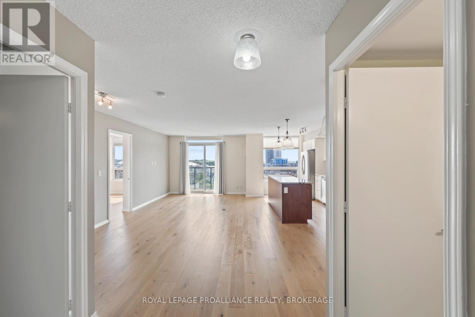 












709 - 121 QUEEN STREET

,
Kingston (East of Sir John A. Blvd),




Ontario
K7K0G6

