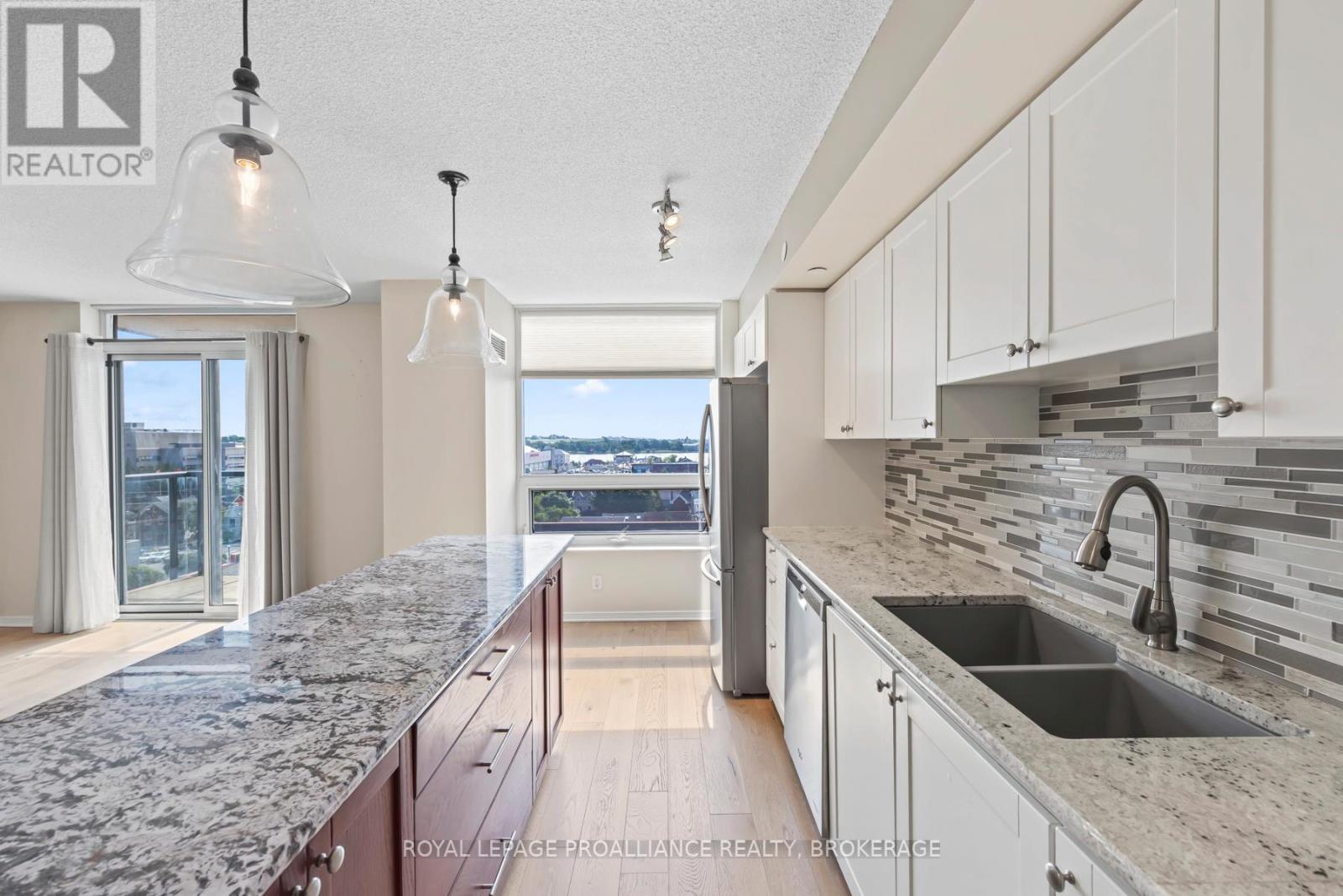 












709 - 121 QUEEN STREET

,
Kingston (East of Sir John A. Blvd),




Ontario
K7K0G6

