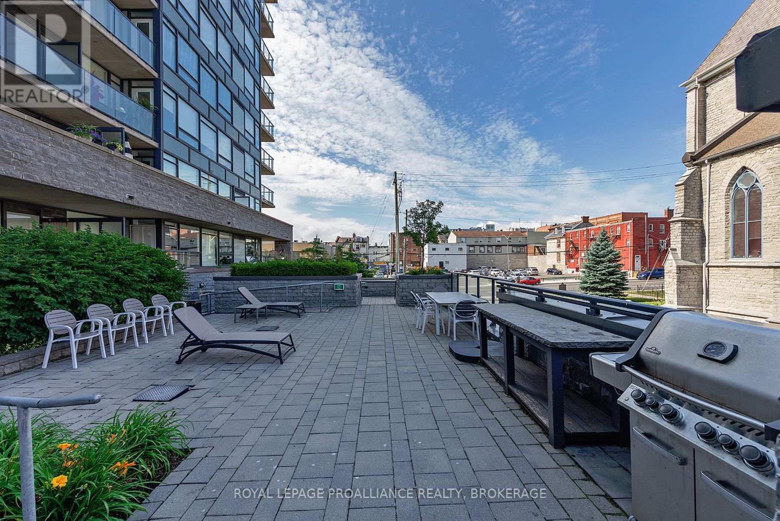 












709 - 121 QUEEN STREET

,
Kingston (East of Sir John A. Blvd),




Ontario
K7K0G6

