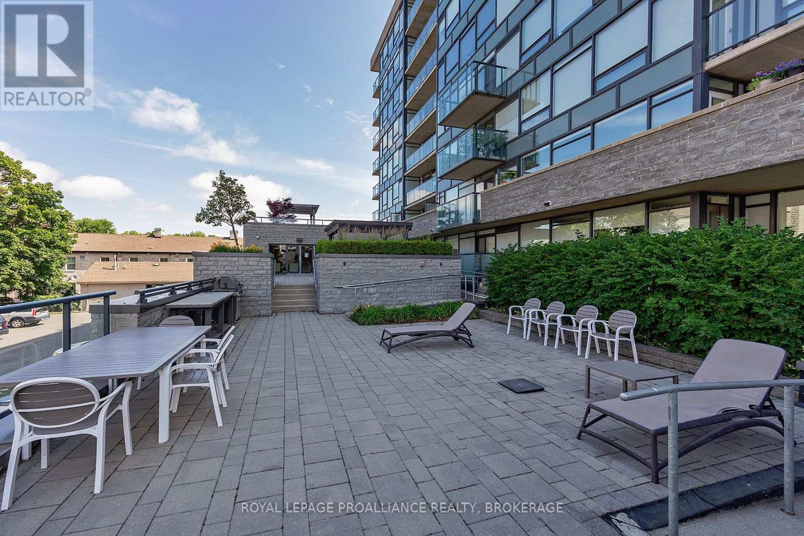 












709 - 121 QUEEN STREET

,
Kingston (East of Sir John A. Blvd),




Ontario
K7K0G6

