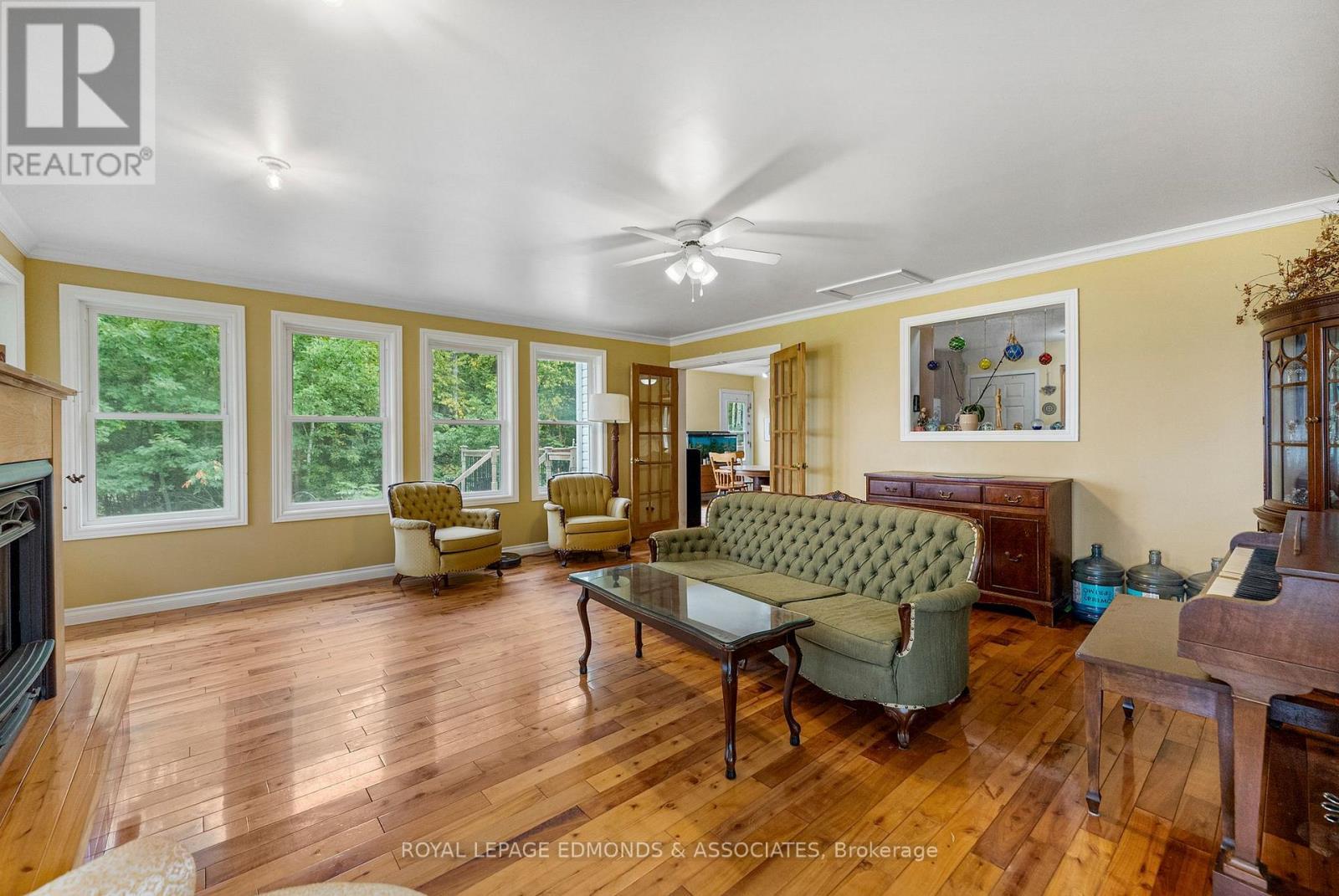 












1095 MOUNTAINVIEW DRIVE

,
Laurentian Valley,




Ontario
K8A8E3

