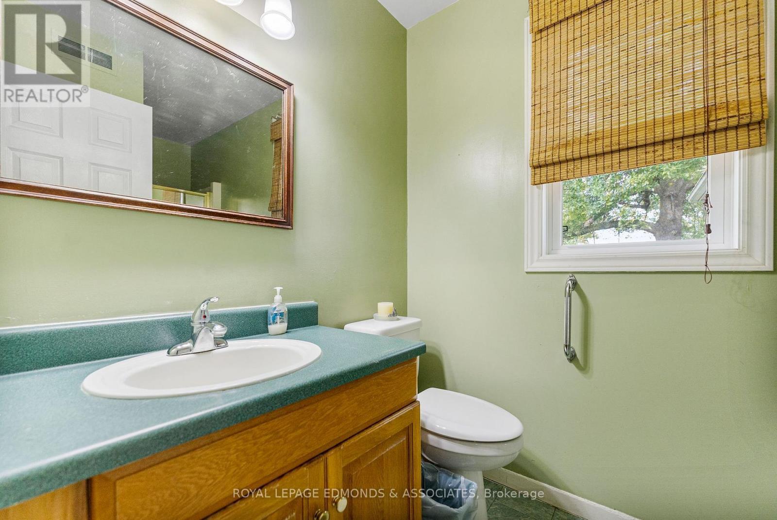 












1095 MOUNTAINVIEW DRIVE

,
Laurentian Valley,




Ontario
K8A8E3

