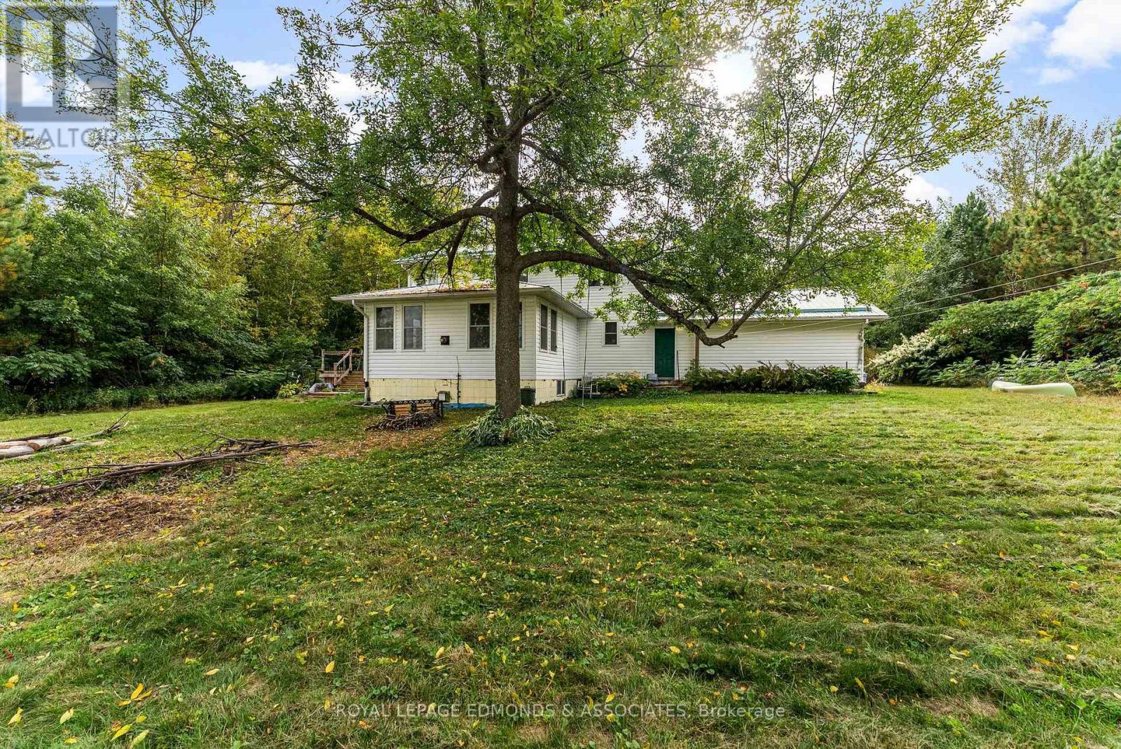 












1095 MOUNTAINVIEW DRIVE

,
Laurentian Valley,




Ontario
K8A8E3

