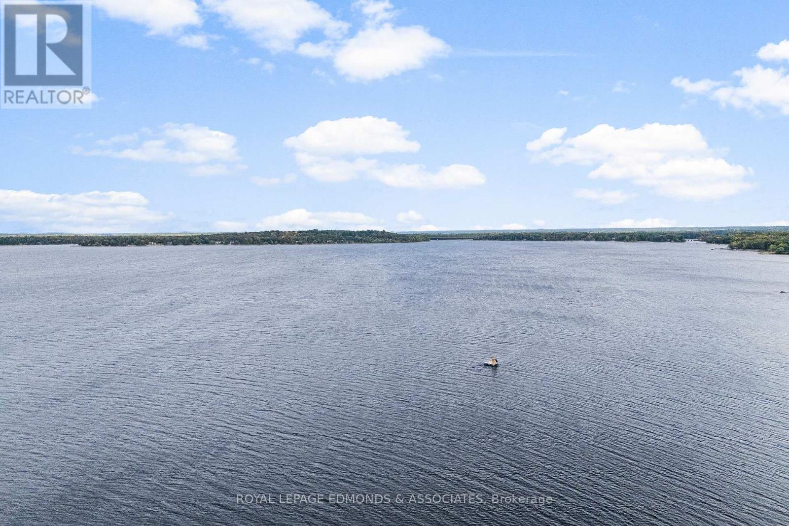 












1095 MOUNTAINVIEW DRIVE

,
Laurentian Valley,




Ontario
K8A8E3

