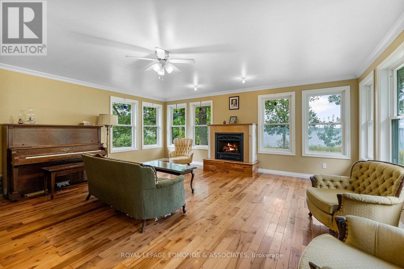 












1095 MOUNTAINVIEW DRIVE

,
Laurentian Valley,




Ontario
K8A8E3

