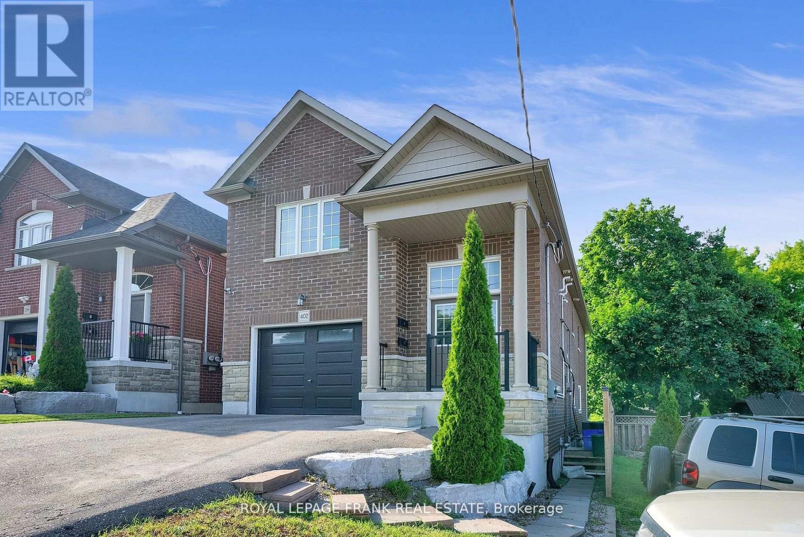 












402 OLIVE AVENUE

,
Oshawa (Central),




Ontario
L1H2R1

