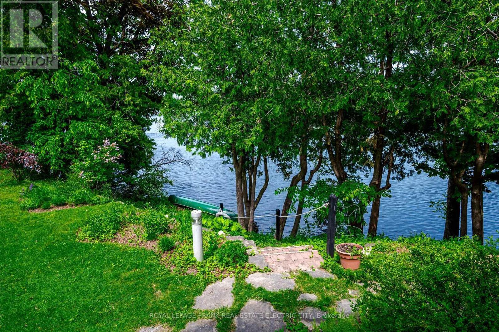 












82 DUBLIN STREET

,
Peterborough (Town Ward 3),




Ontario
K9H3A9

