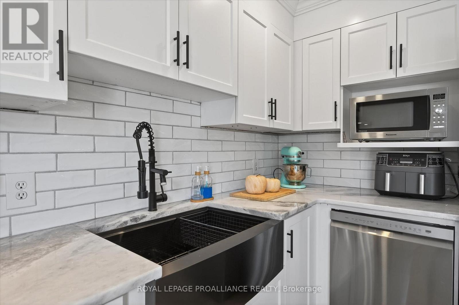 












845 STEWART DRIVE

,
Peterborough (Ashburnham Ward 4),




Ontario
K9J7R3

