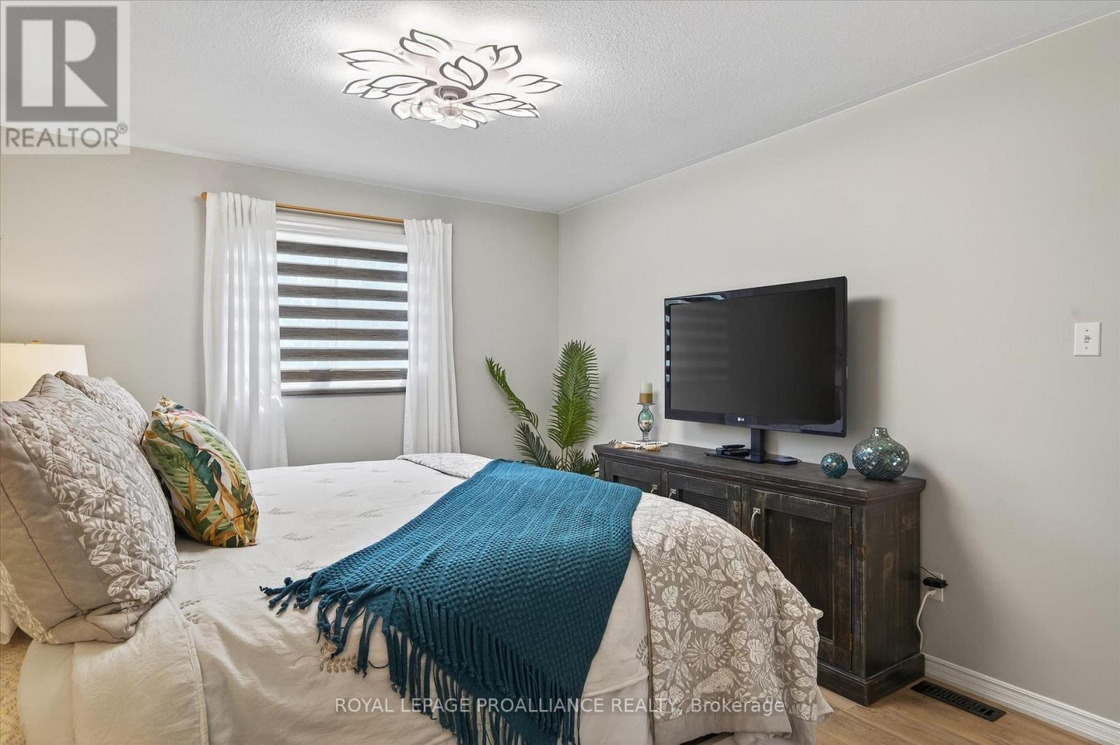 












845 STEWART DRIVE

,
Peterborough (Ashburnham Ward 4),




Ontario
K9J7R3

