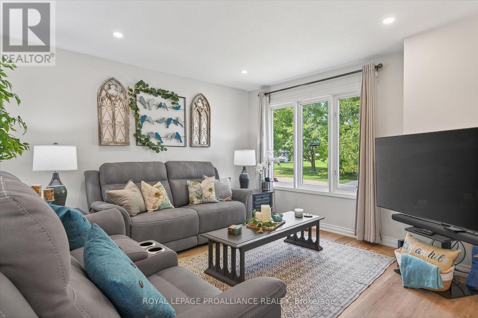 












845 STEWART DRIVE

,
Peterborough (Ashburnham Ward 4),




Ontario
K9J7R3

