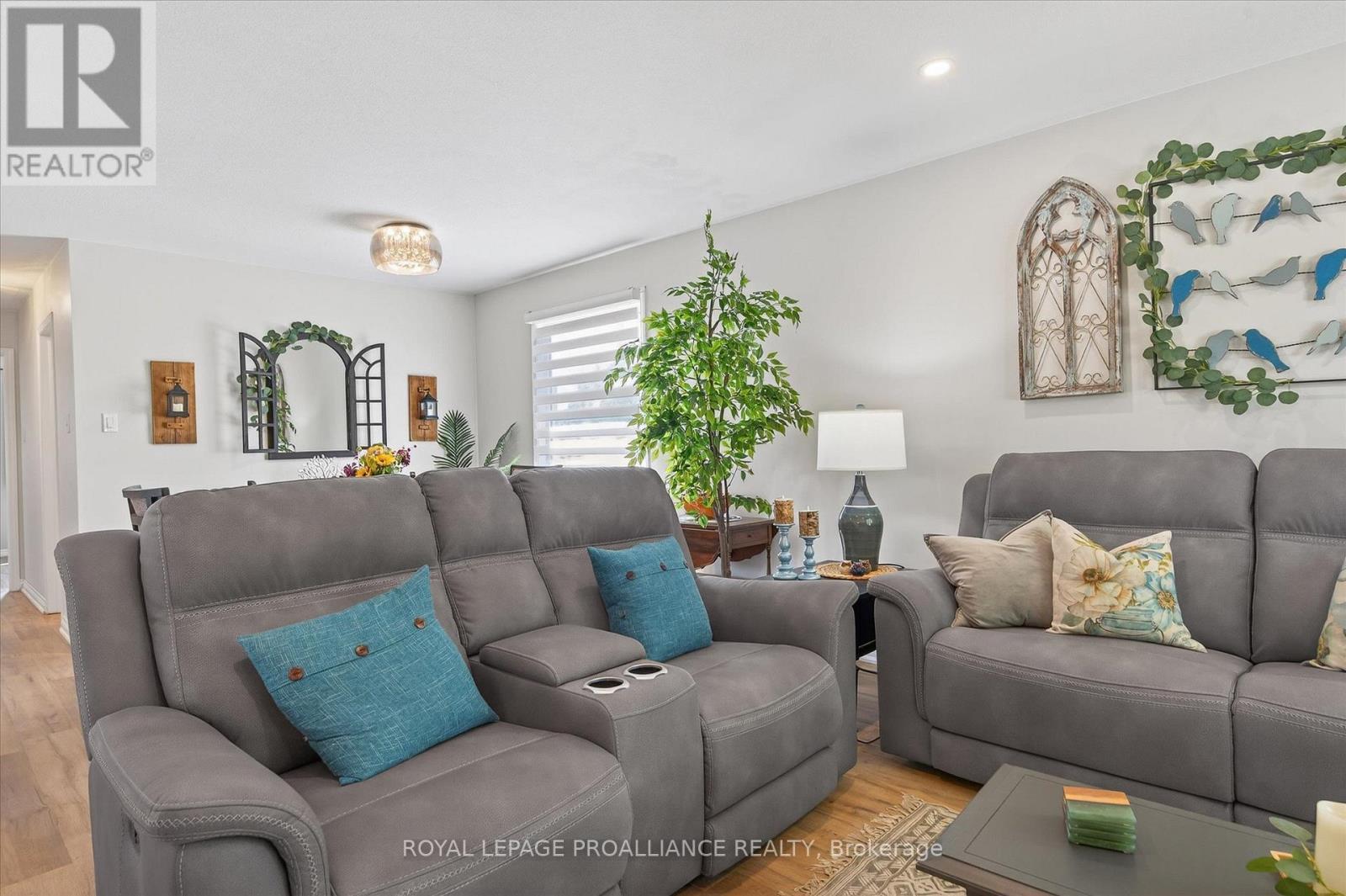 












845 STEWART DRIVE

,
Peterborough (Ashburnham Ward 4),




Ontario
K9J7R3

