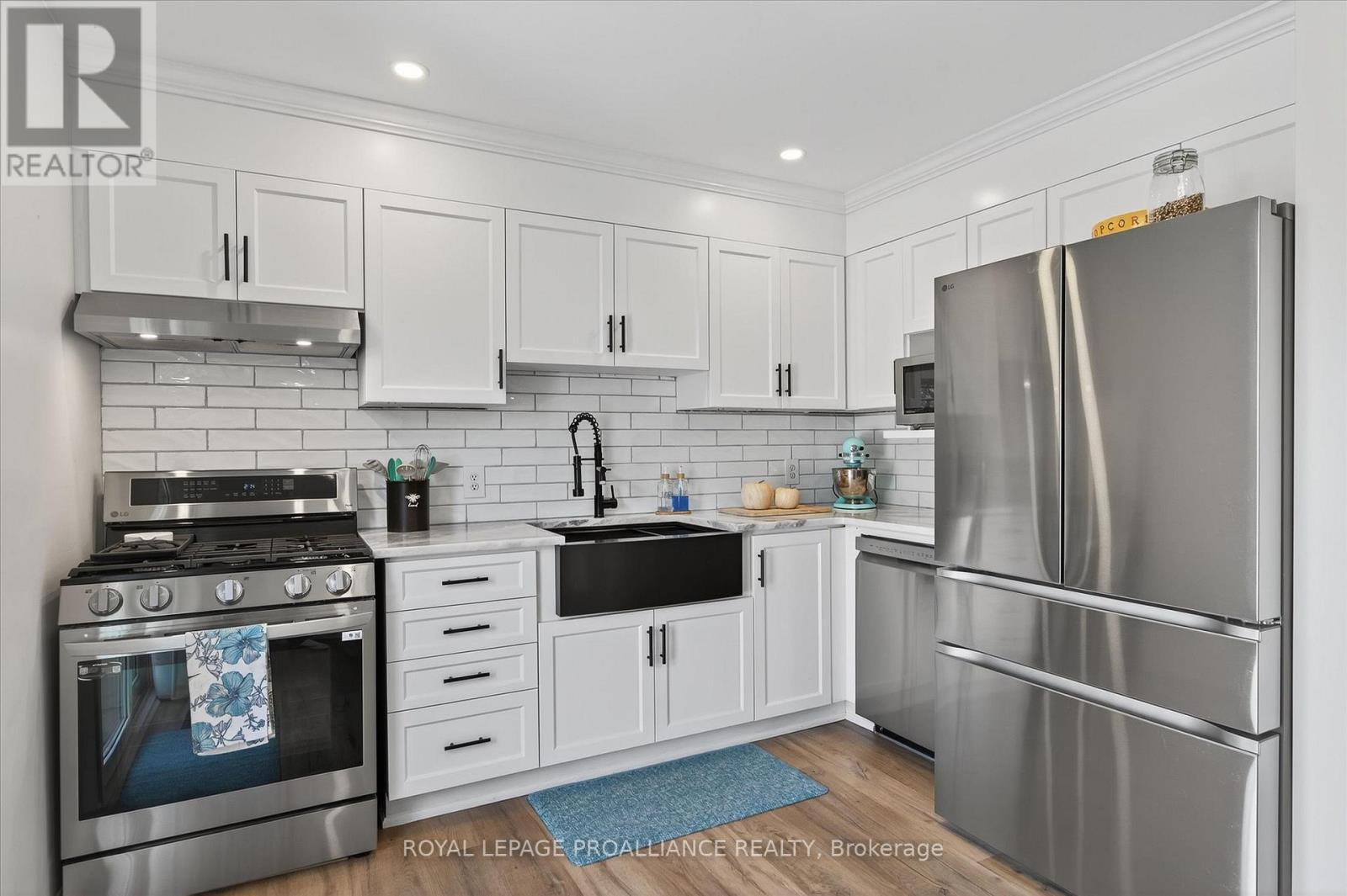 












845 STEWART DRIVE

,
Peterborough (Ashburnham Ward 4),




Ontario
K9J7R3

