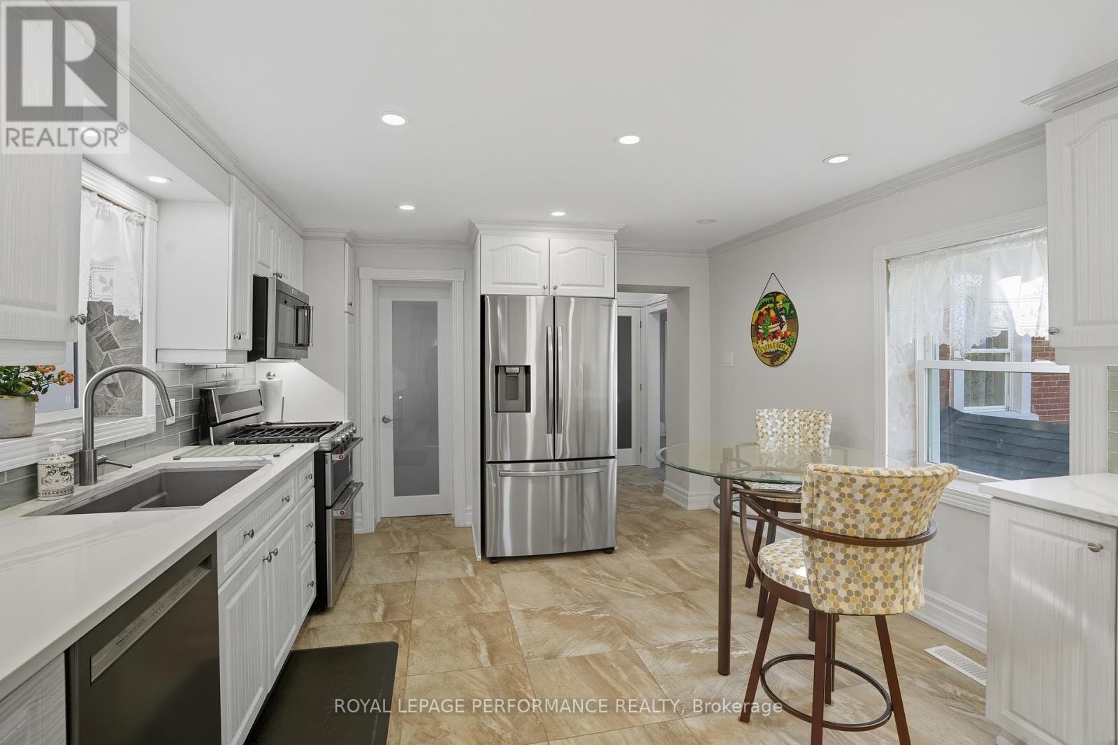 












8 JOHN STREET

,
Champlain,




Ontario
K0B1K0

