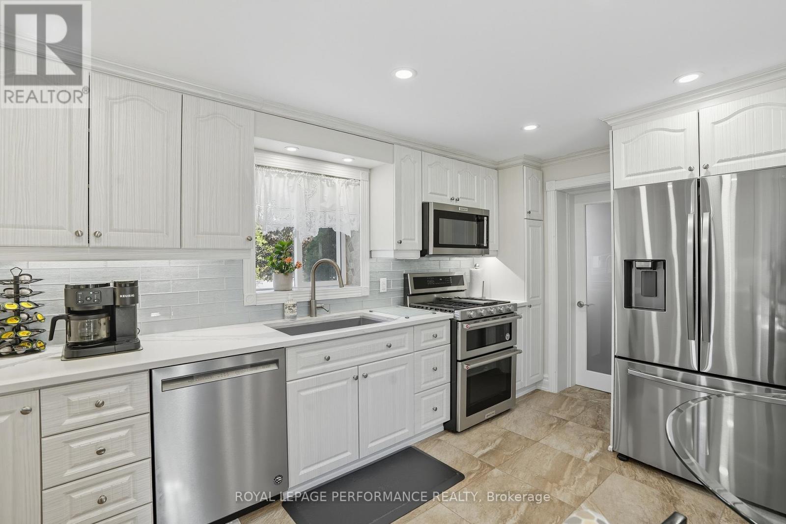 












8 JOHN STREET

,
Champlain,




Ontario
K0B1K0

