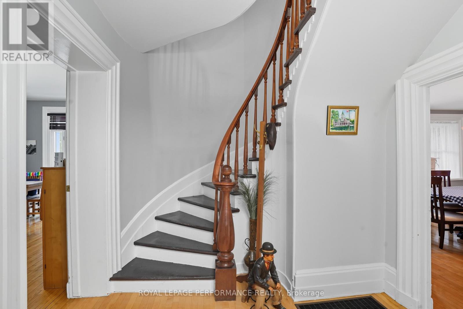 












8 JOHN STREET

,
Champlain,




Ontario
K0B1K0

