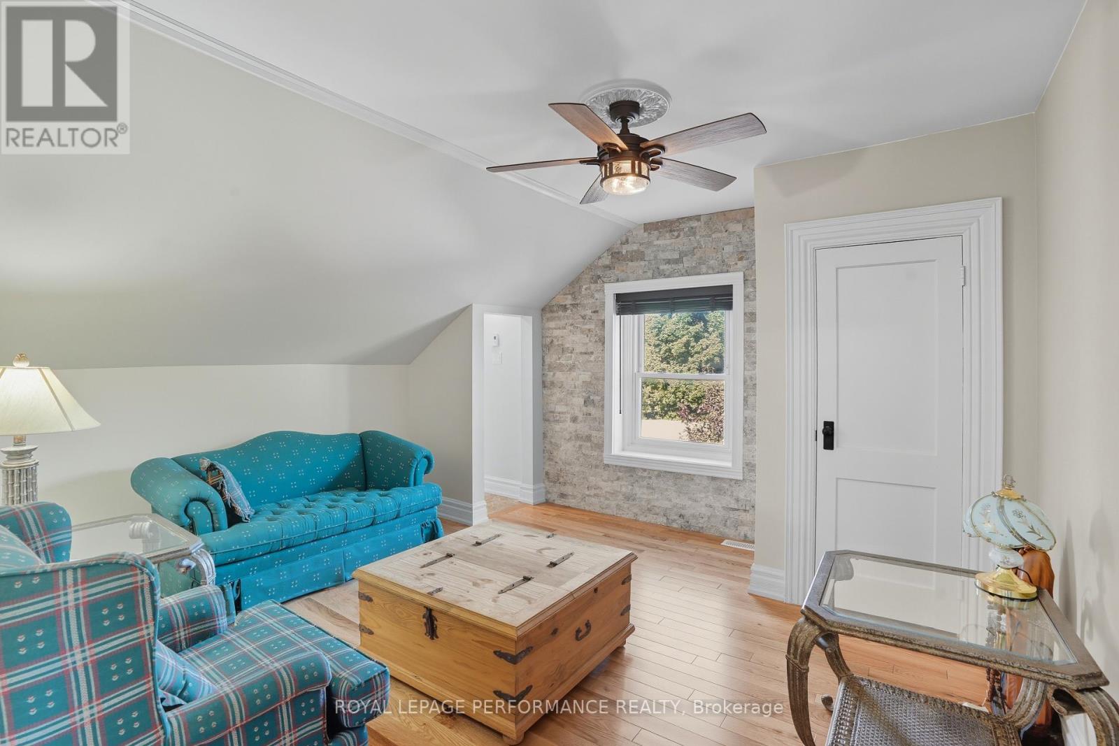 












8 JOHN STREET

,
Champlain,




Ontario
K0B1K0

