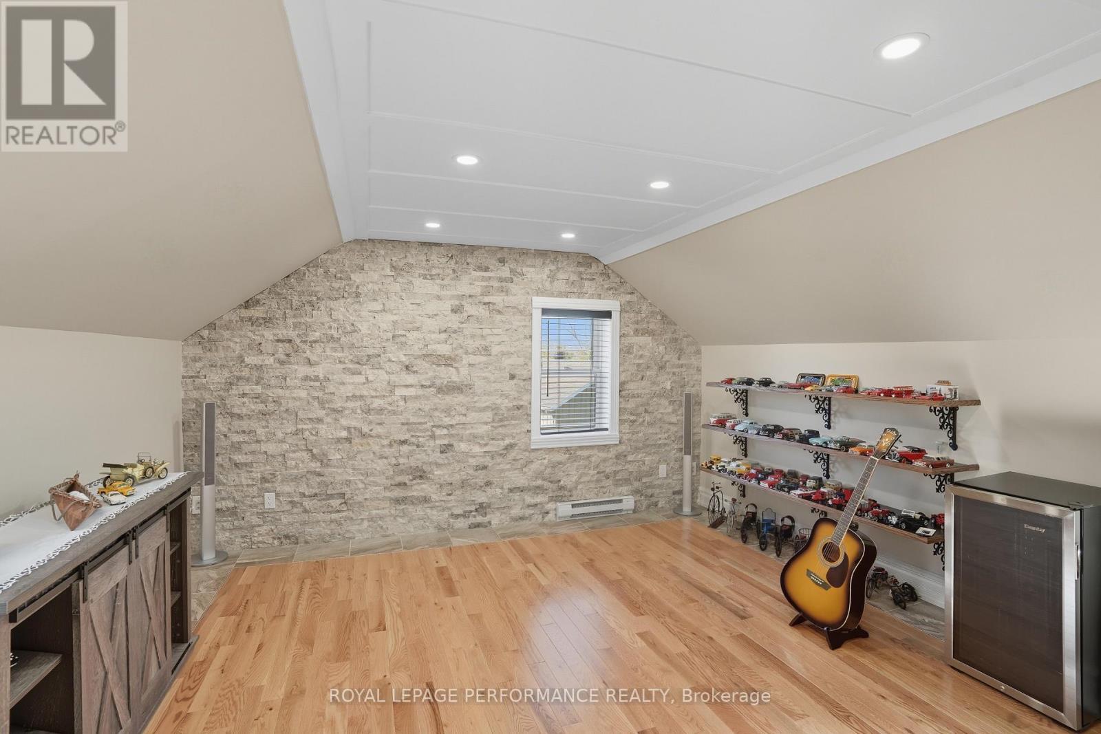 












8 JOHN STREET

,
Champlain,




Ontario
K0B1K0

