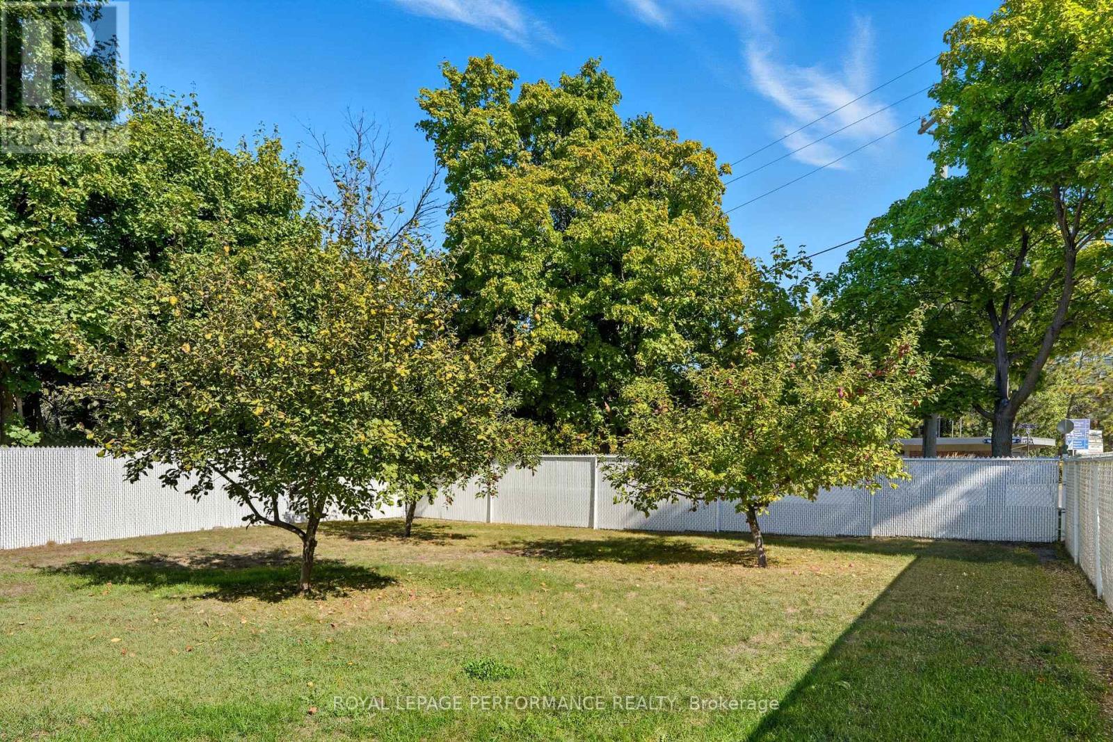 












8 JOHN STREET

,
Champlain,




Ontario
K0B1K0

