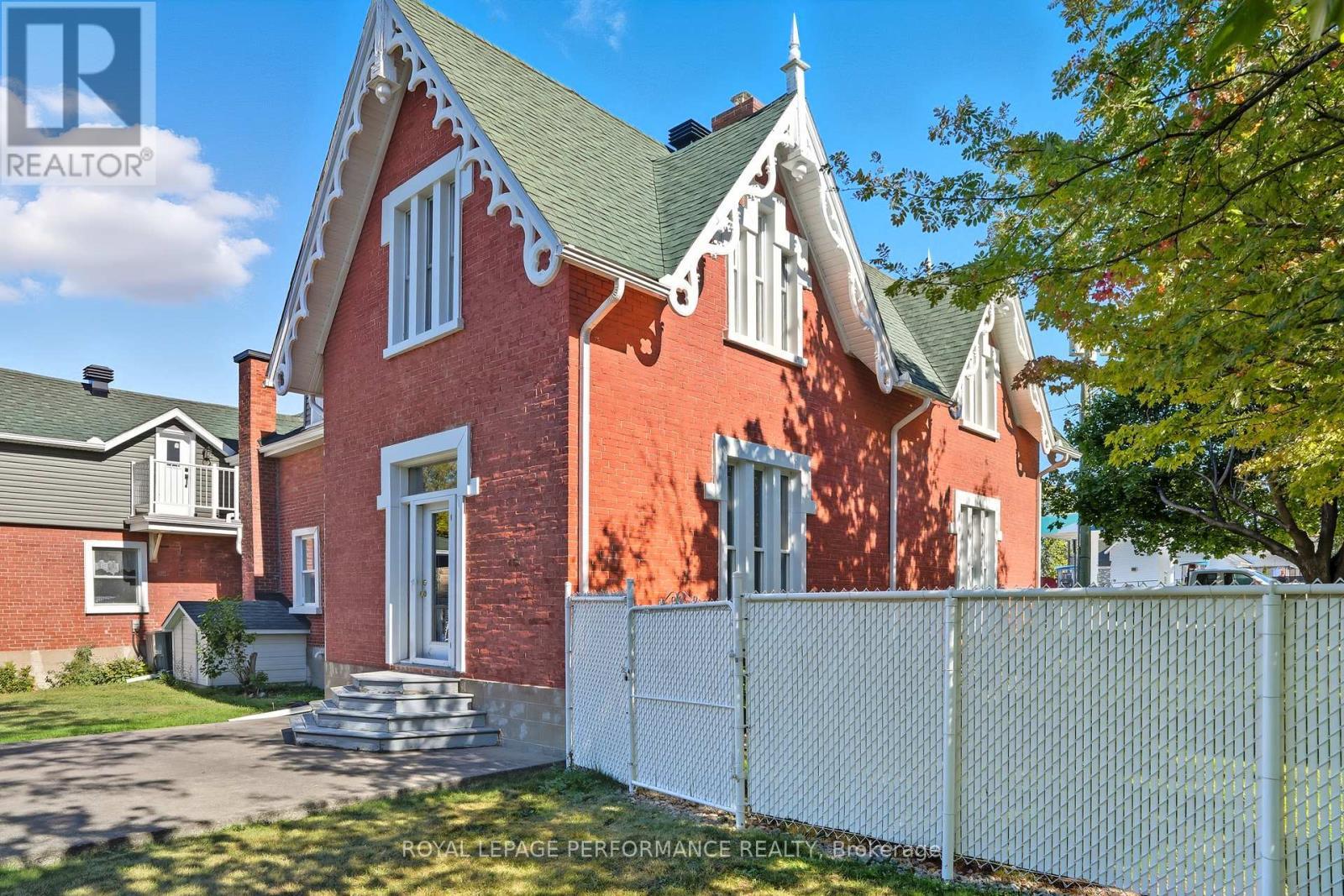 












8 JOHN STREET

,
Champlain,




Ontario
K0B1K0

