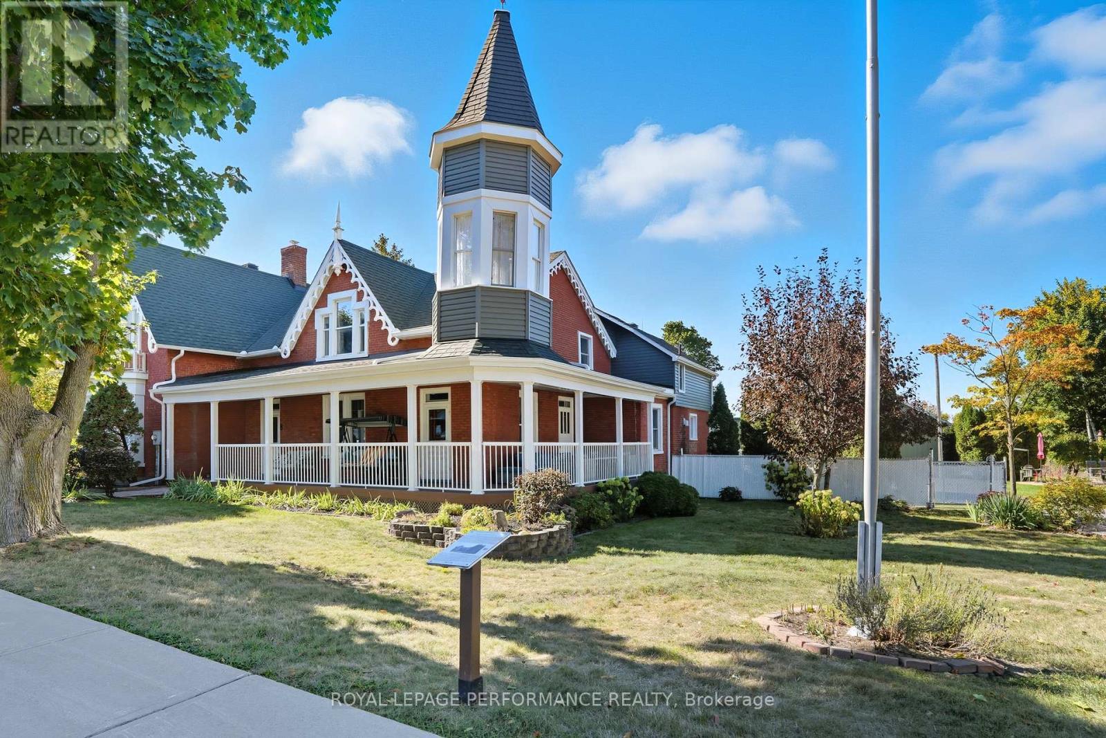 












8 JOHN STREET

,
Champlain,




Ontario
K0B1K0

