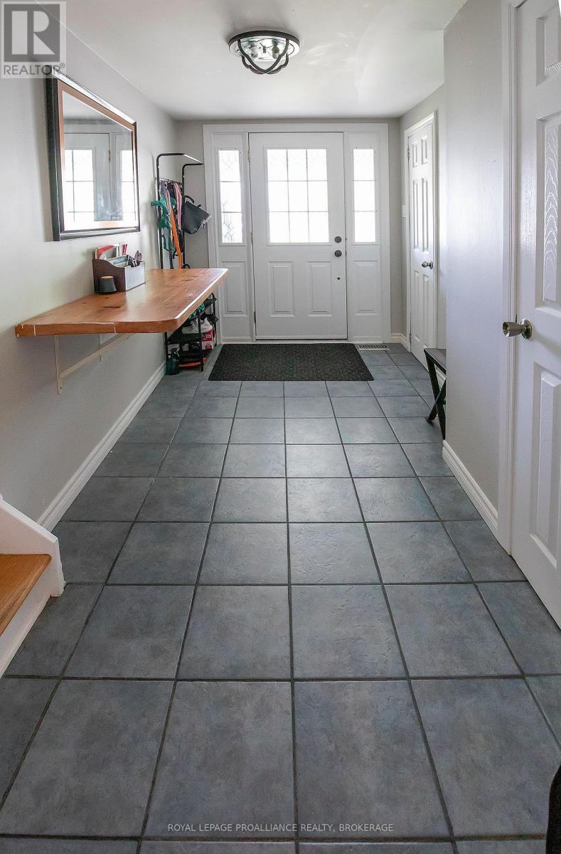 












296 OLYMPUS AVENUE

,
Kingston (City SouthWest),




Ontario
K7M4T9

