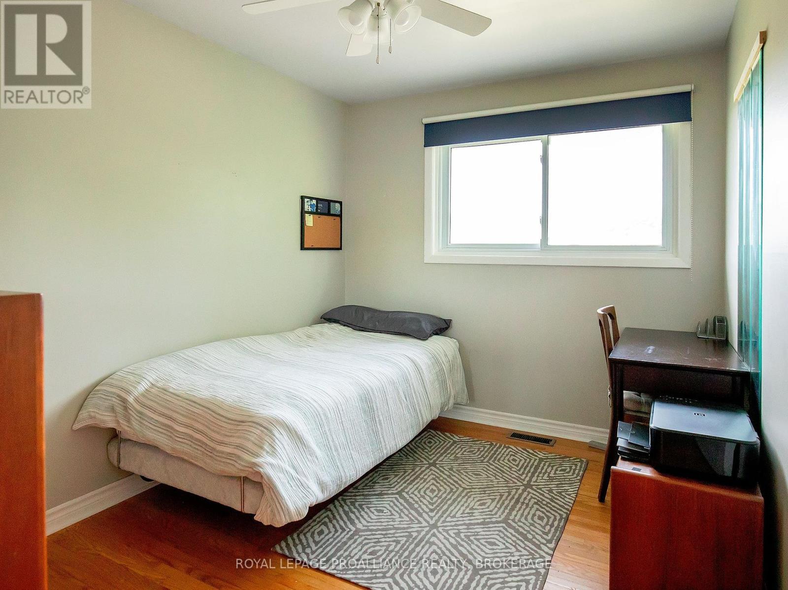 












296 OLYMPUS AVENUE

,
Kingston (City SouthWest),




Ontario
K7M4T9

