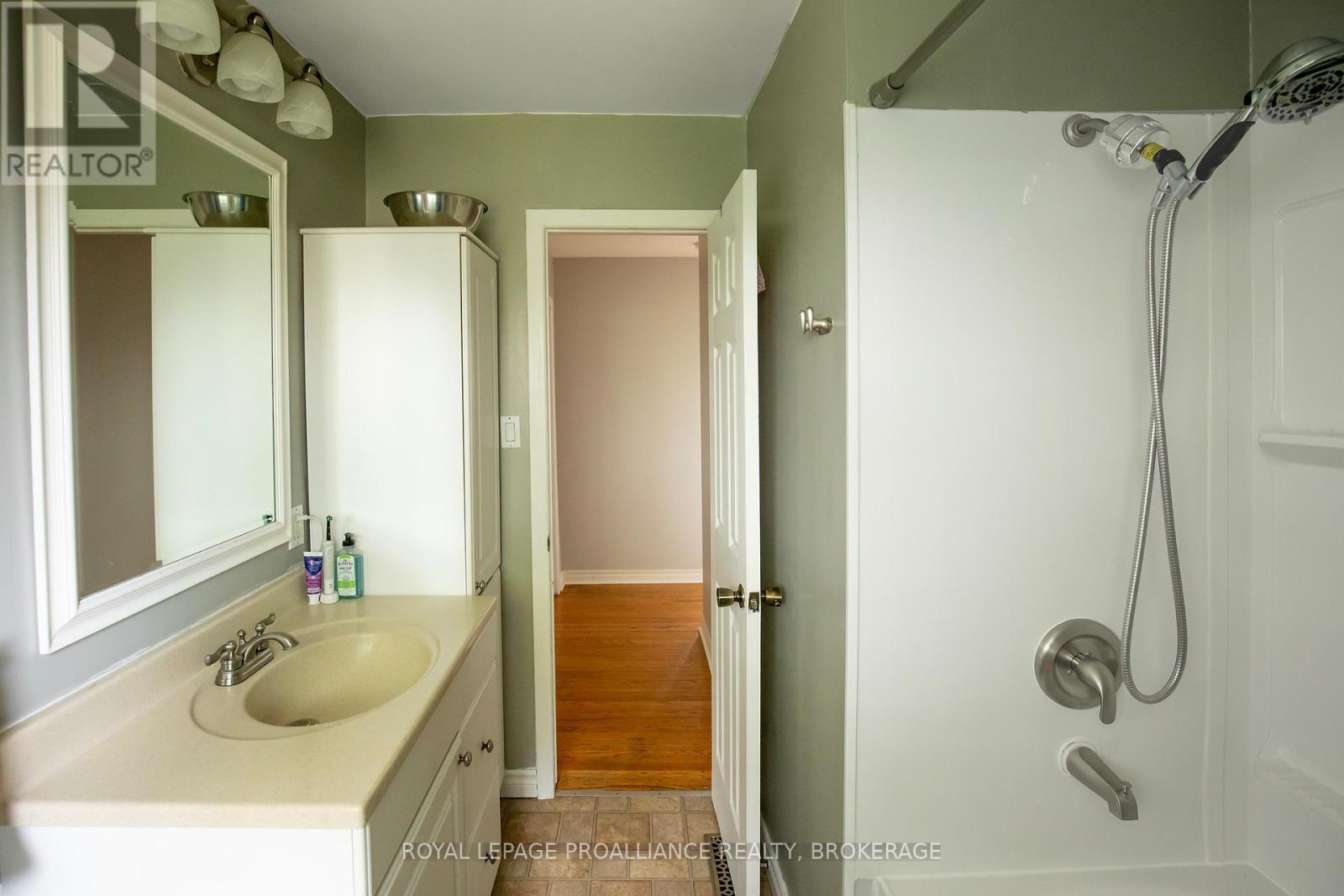 












296 OLYMPUS AVENUE

,
Kingston (City SouthWest),




Ontario
K7M4T9

