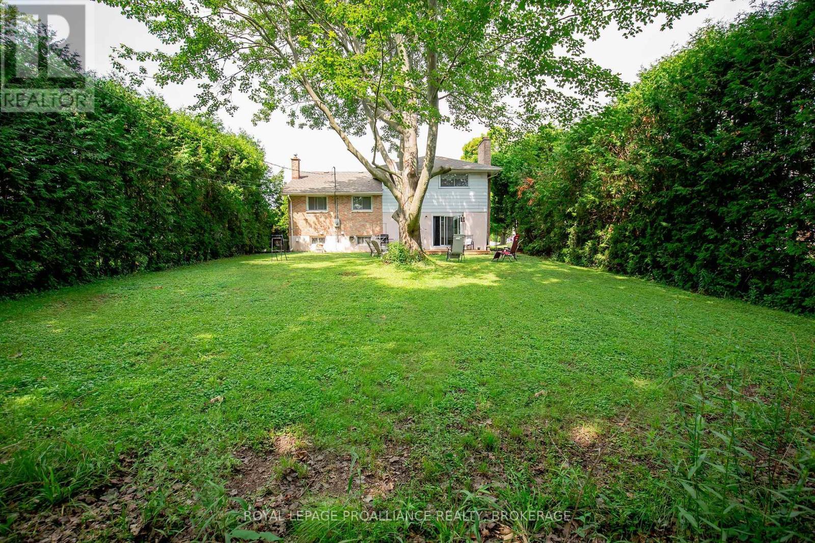 












296 OLYMPUS AVENUE

,
Kingston (City SouthWest),




Ontario
K7M4T9

