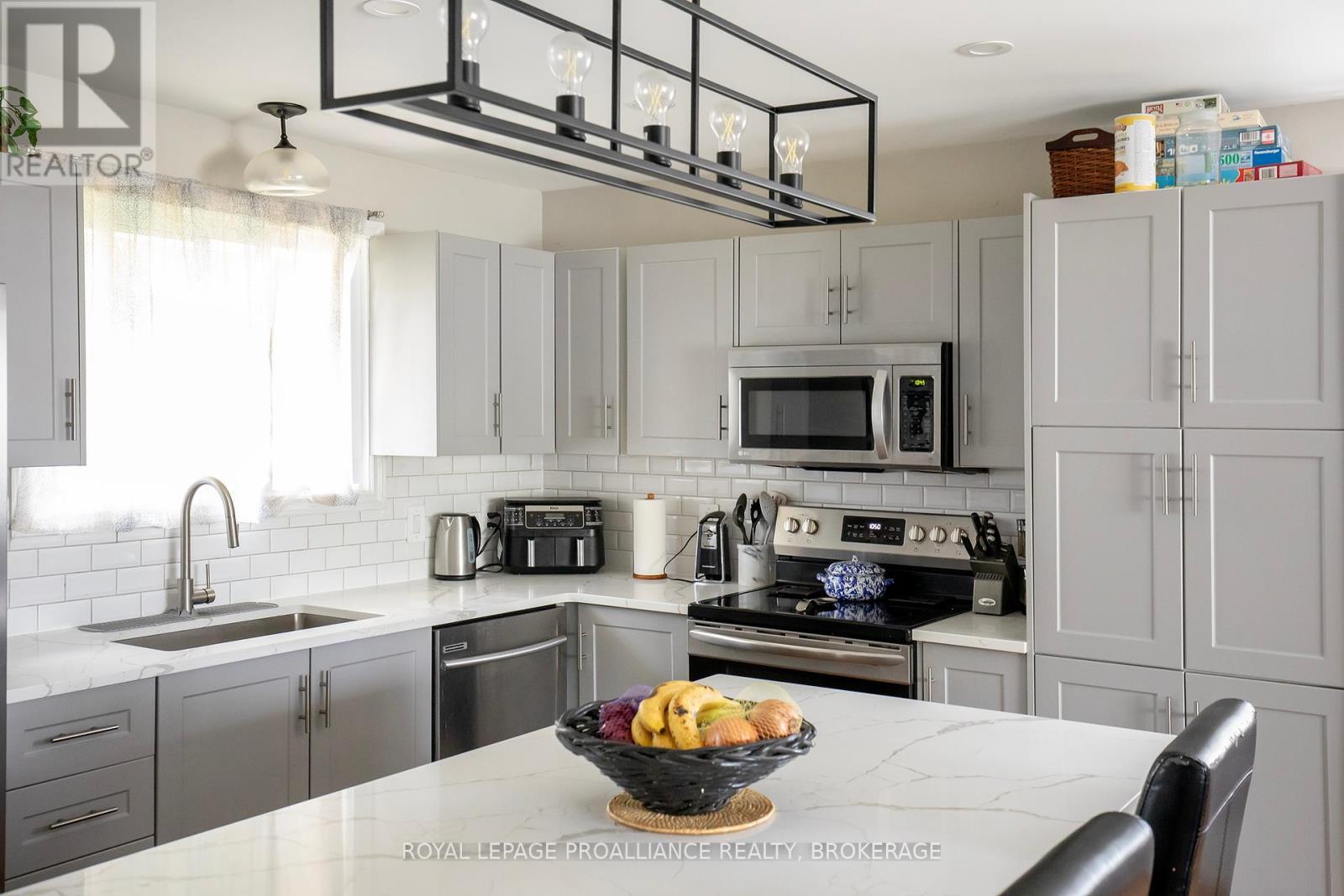 












296 OLYMPUS AVENUE

,
Kingston (City SouthWest),




Ontario
K7M4T9

