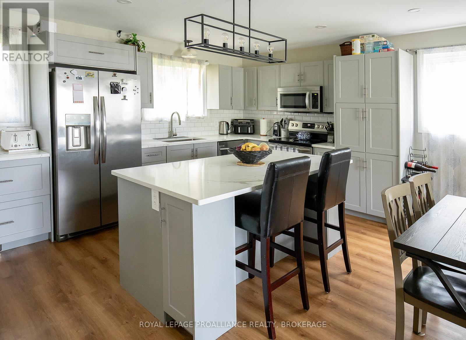 












296 OLYMPUS AVENUE

,
Kingston (City SouthWest),




Ontario
K7M4T9

