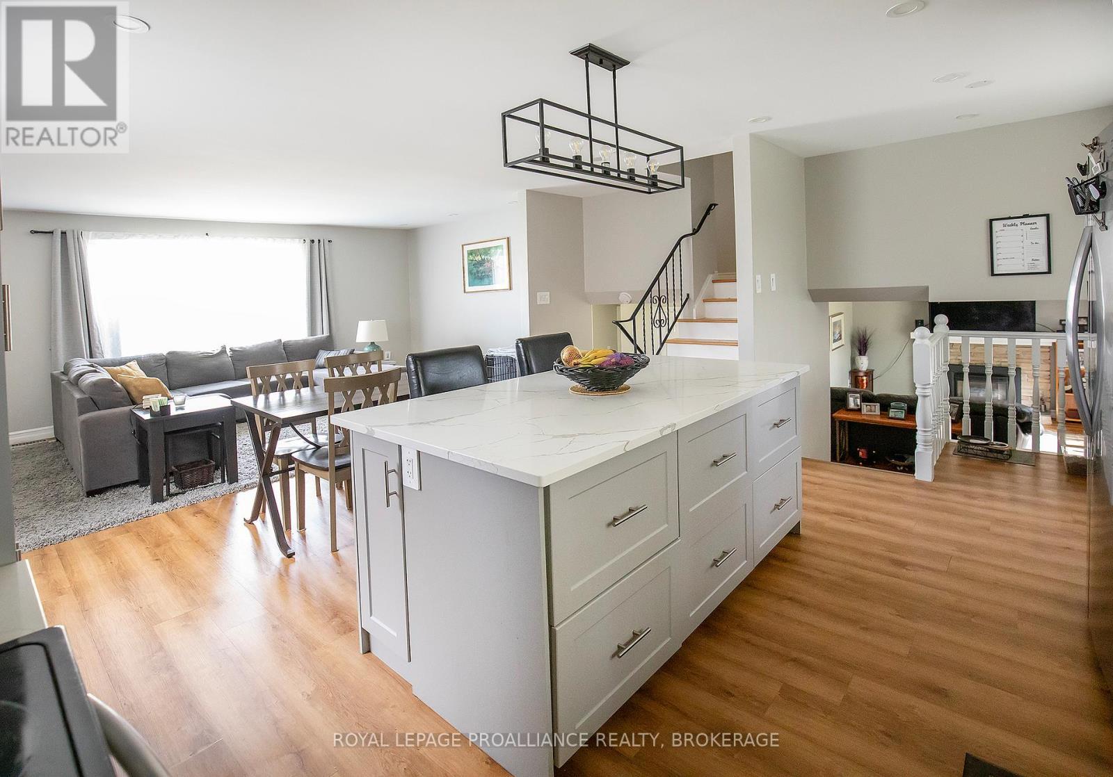 












296 OLYMPUS AVENUE

,
Kingston (City SouthWest),




Ontario
K7M4T9

