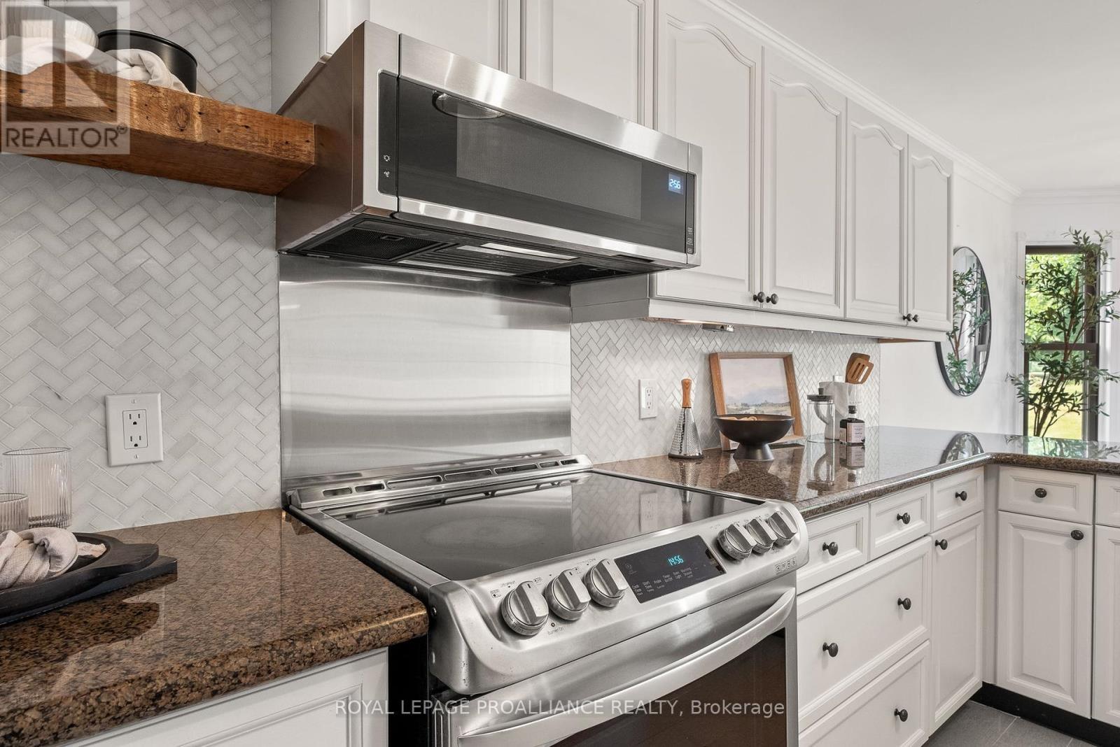 












10 LENORE AVENUE

,
Hamilton Township,




Ontario
K9A5M2

