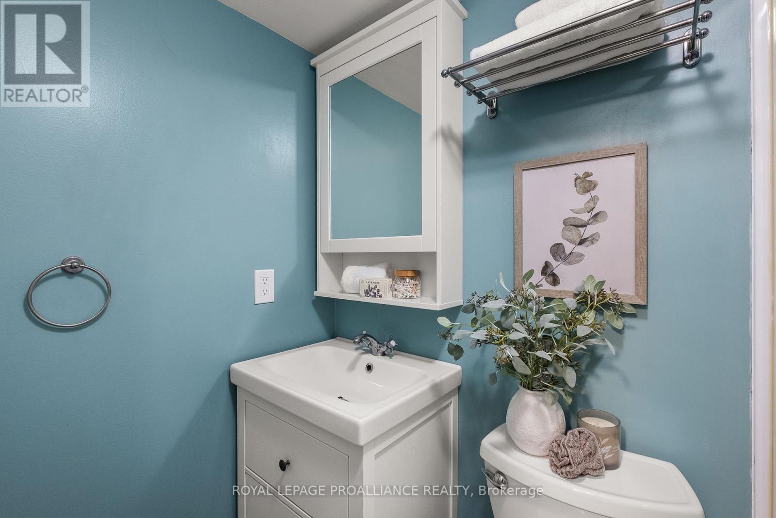 












10 LENORE AVENUE

,
Hamilton Township,




Ontario
K9A5M2

