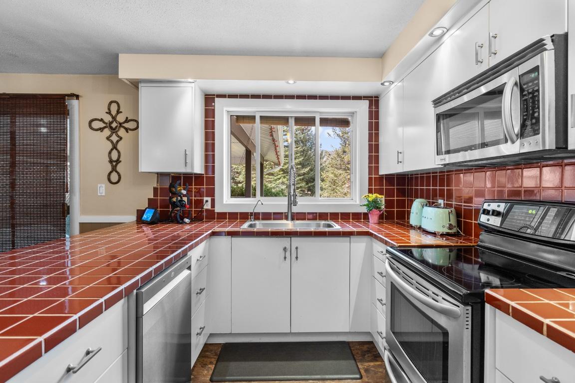 









602


Johnson

Crescent,
Oliver,




BC
V0H 1T5

