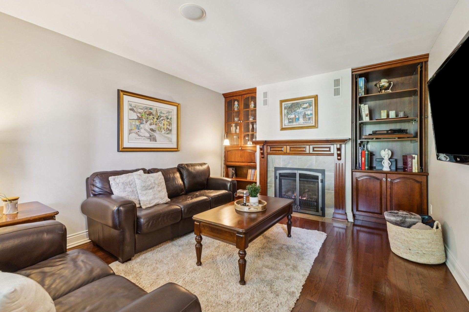 









6


Place Léonard

,
Gatineau (Buckingham),




QC
J8L3N4

